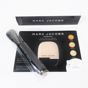 Marc Jacobs Seamless Foundation Brush +Sample Card